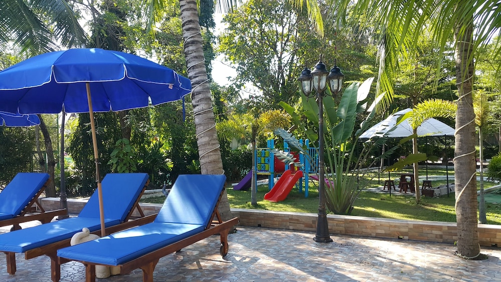 VIP Chain Resort Pool Villa 38/50