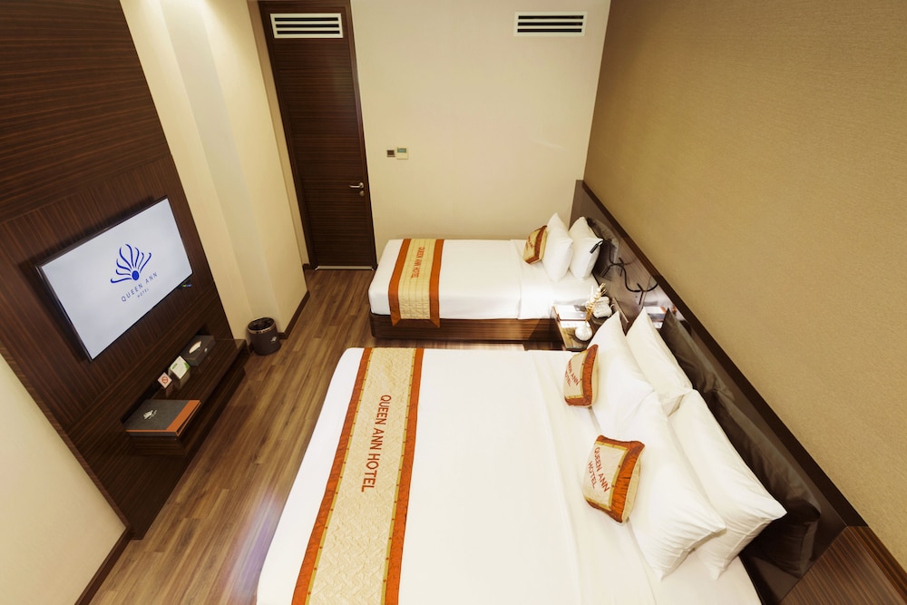 غرفة ديلوكس ثلاثية بسرير مزدوج وسرير فردي، QUEEN ANN HOTEL 2/10