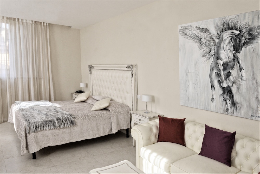 Junior Suite, City View