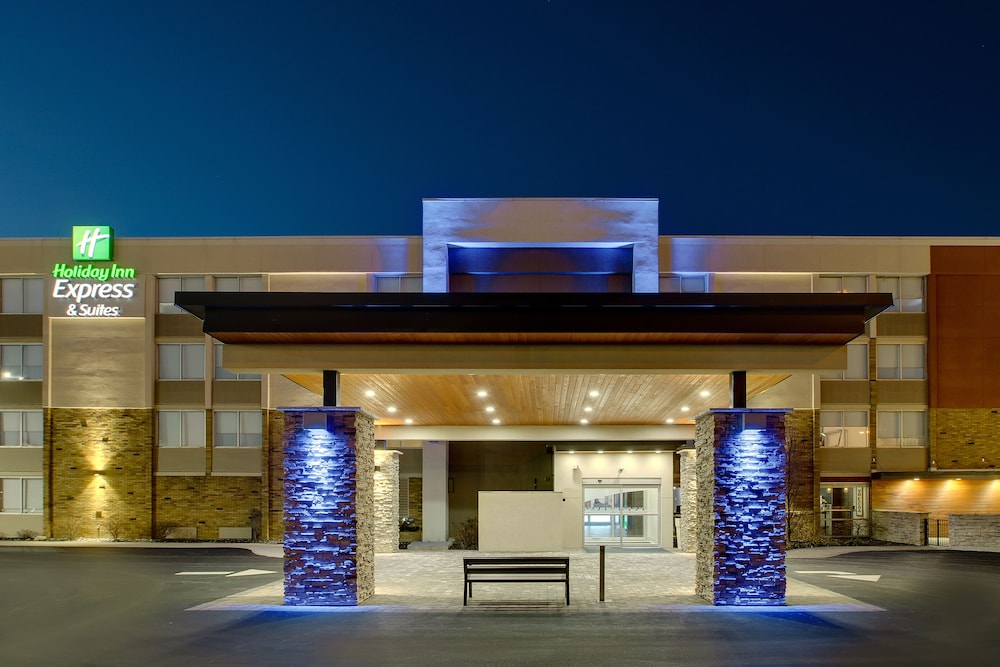 Holiday Inn Express Suites Wapakoneta 1/57