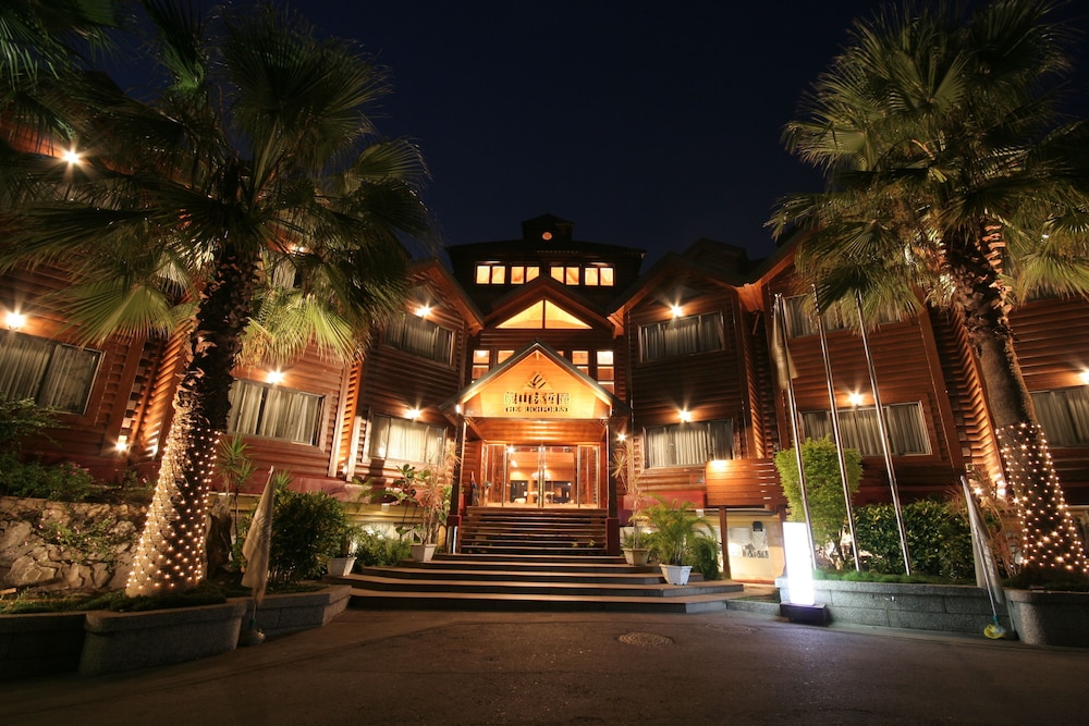 The Richforest Hotel- Sun Moon Lake 5/50