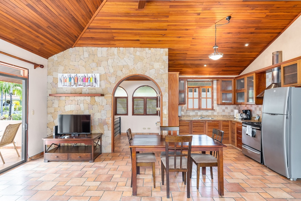 Villa Del Sueño 28/50