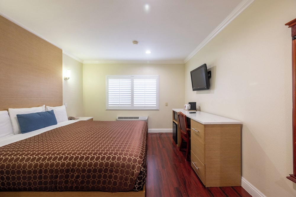 Hollywood City Inn 23/60