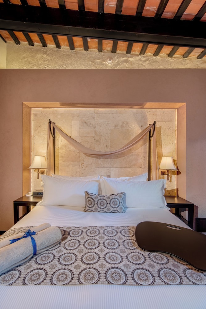 Imperial, Colonial, King Bed، Hodelpa Nicolas de Ovando Emblematic Hotel 6/10