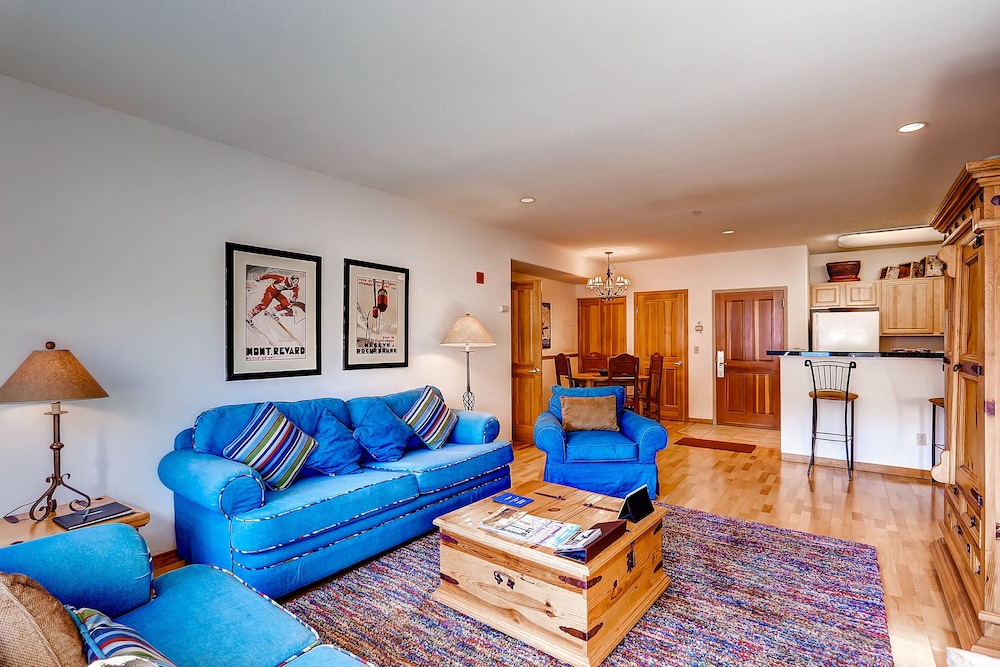Gateway Mountain Lodge 40/75