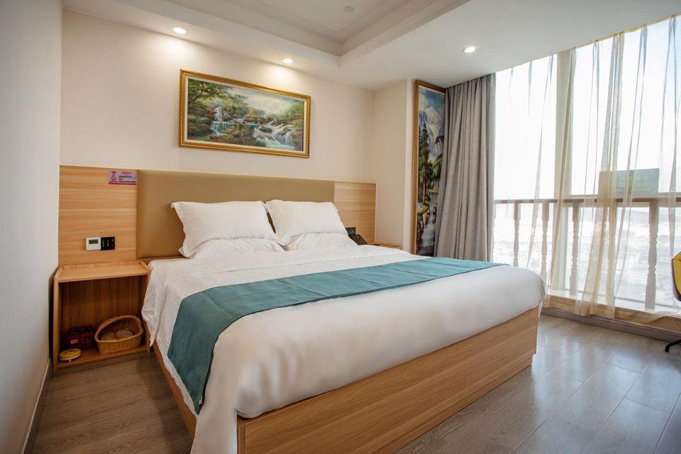 ROOM, QUEEN BED, WITH VIEW