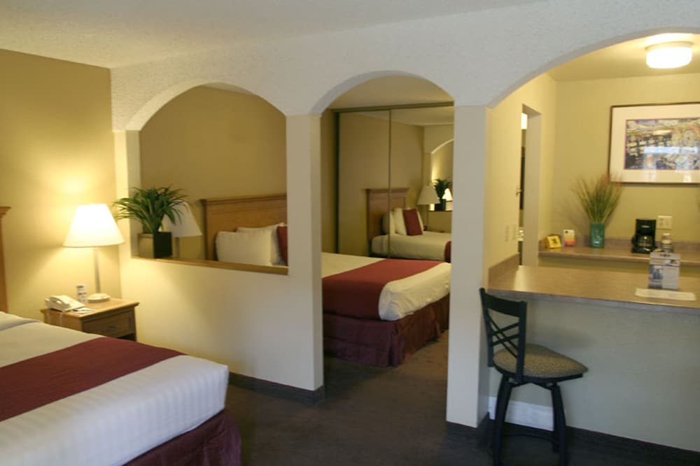 Mardi Gras Hotel and Casino 16/36