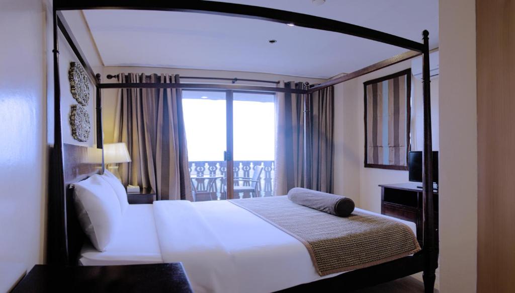Room at Crosswinds Resort Suites, TAGAYTAY CITY