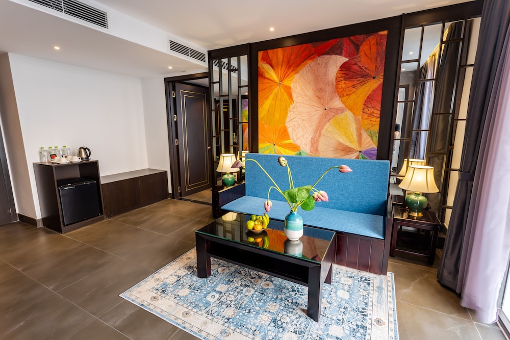 White Lotus hotel Hue 36/50