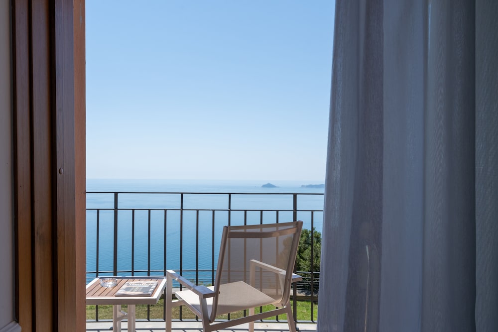 Golfo Dei Poeti Relais Spa 26/83