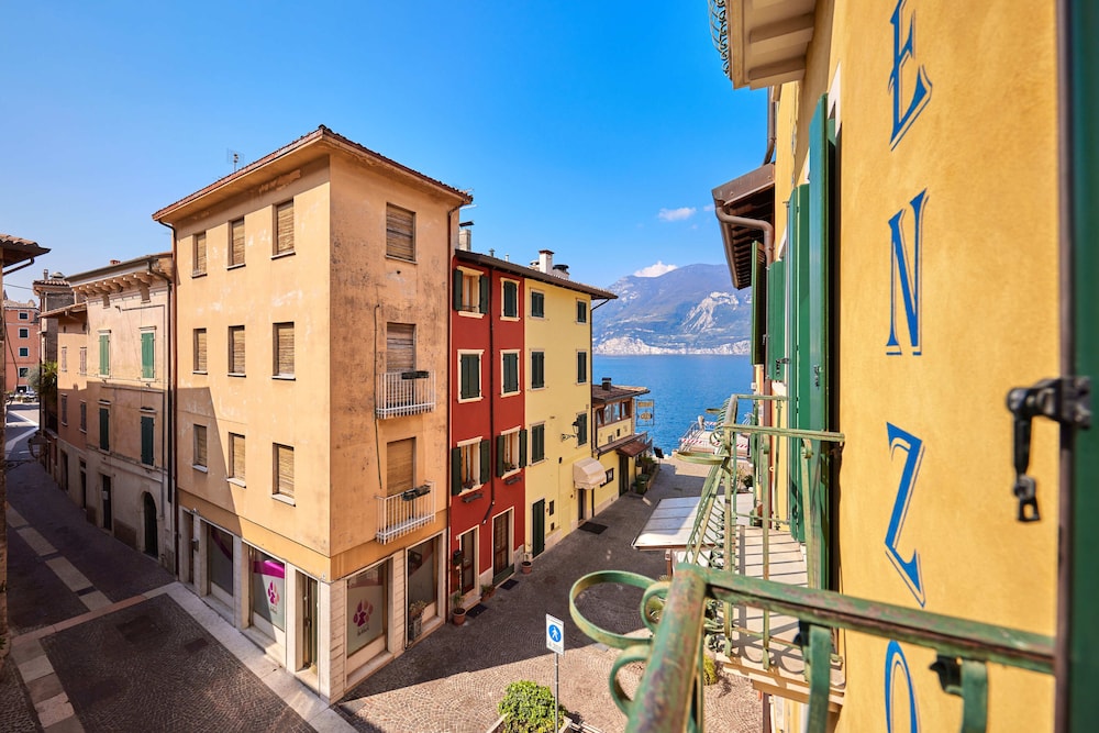 Boutique Hotel Brenzone 2/78