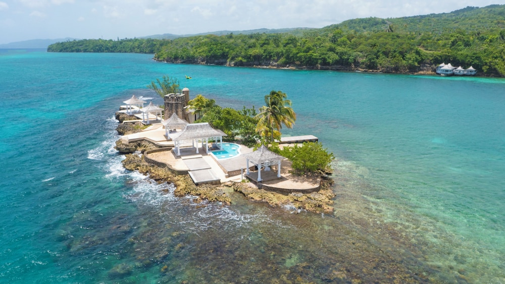 Couples Tower Isle - Adults Only 59/65