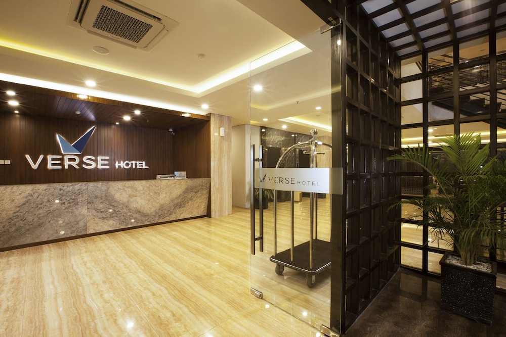 VERSE HOTEL CIREBON 6/72