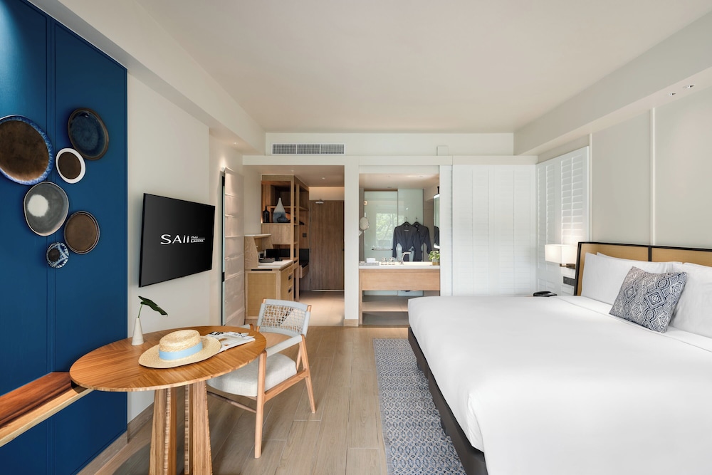 ROOM, KING BED, BALCONY
