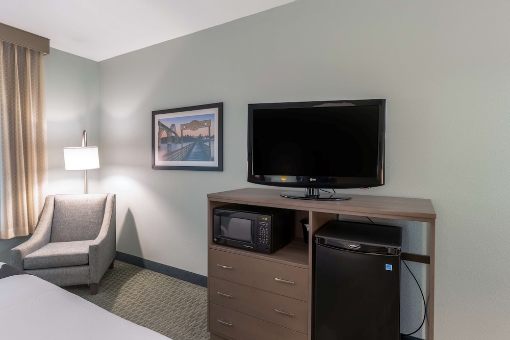 La Quinta Inn Suites By Wyndham Newport 37/40