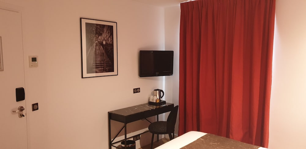 Acacias Etoile Hotel 46/52