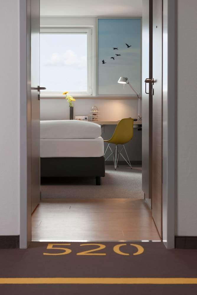 Essential by Dorint Stuttgart-Airport 8/42