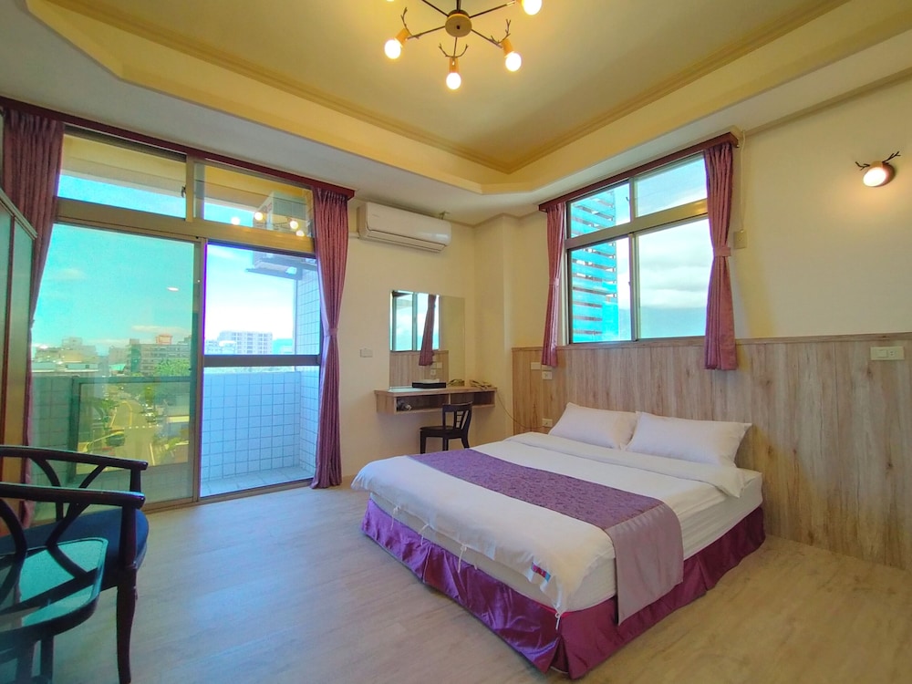 Tau Tau Chu Hotel 31/66
