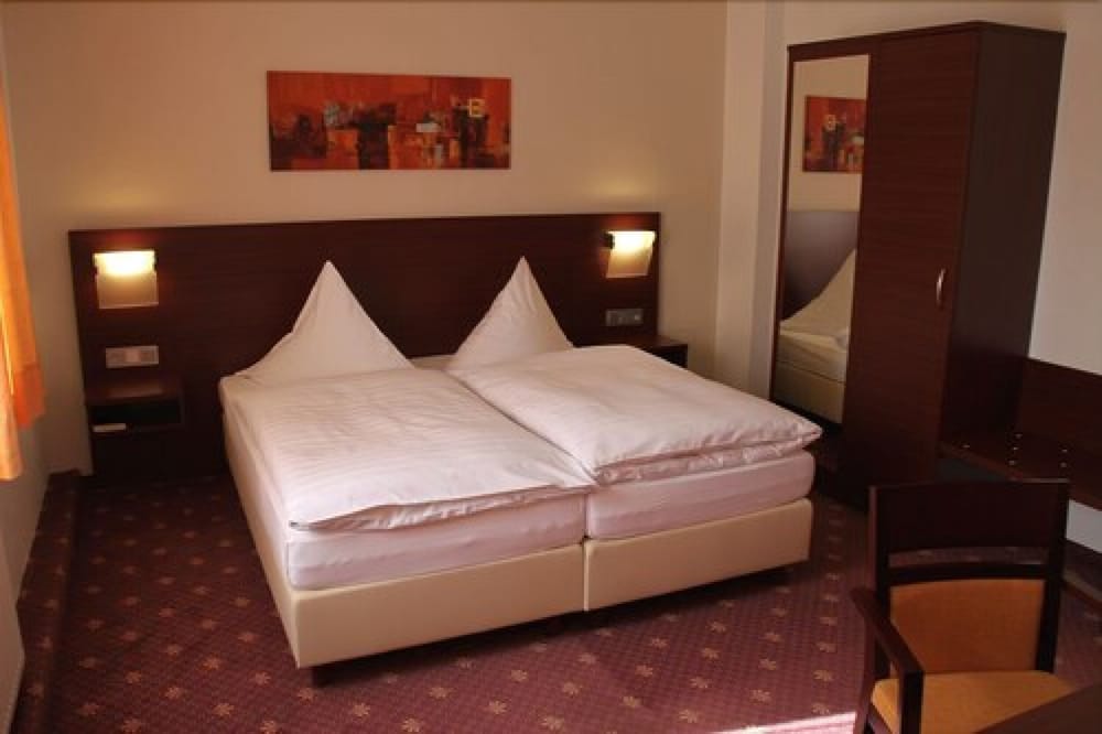 Standard, Single, Single Bed