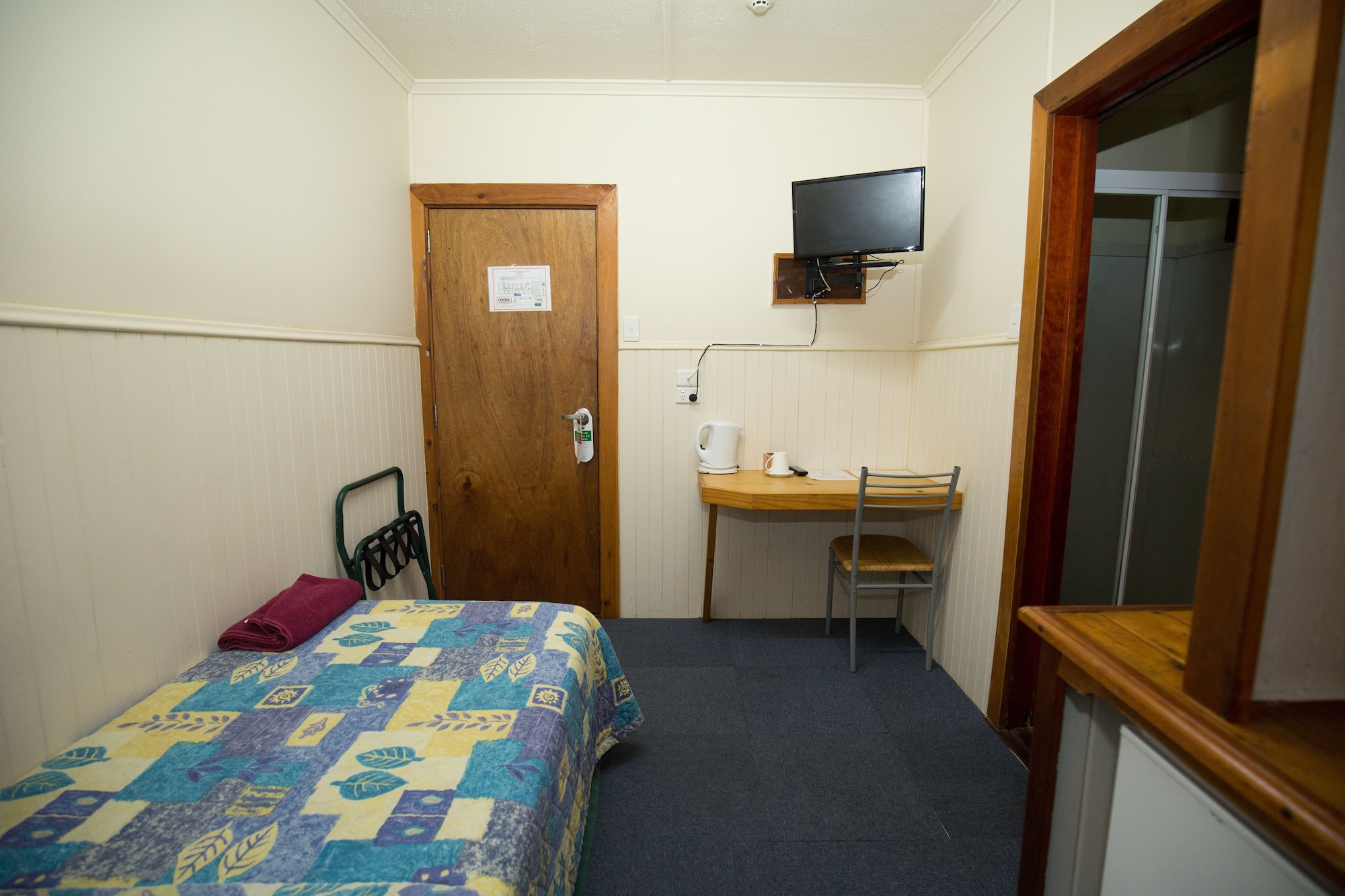 BASIC, SINGLE, SHARED BATHROOM