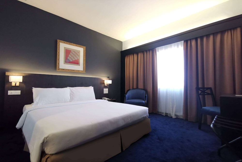 DELUXE, QUEEN BED, ACCESSIBLE