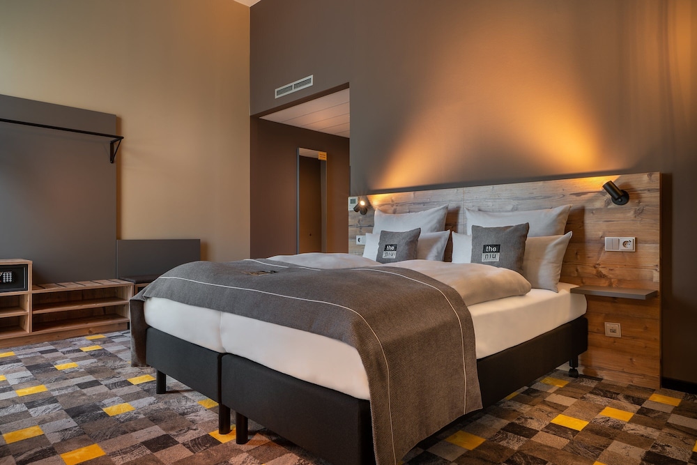 Holiday Inn - the niu, Timber Esslingen by IHG 11/67