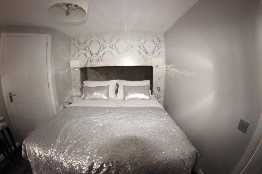 Shorehead Guest House 13/27
