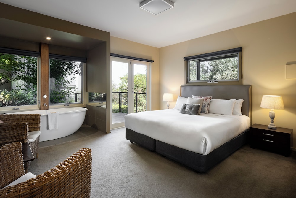 Garden, Deluxe, King Bed