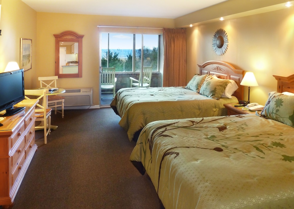 The Oceanfront Litchfield Inn 44/75