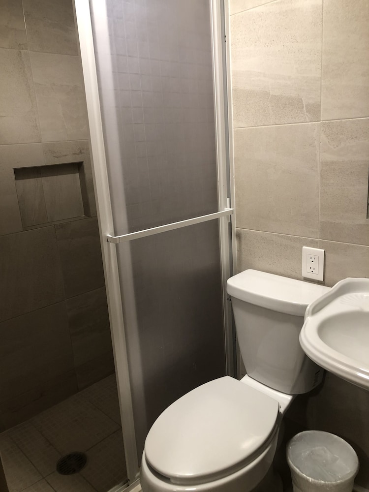 Hotel Villas del Bosque 8/27