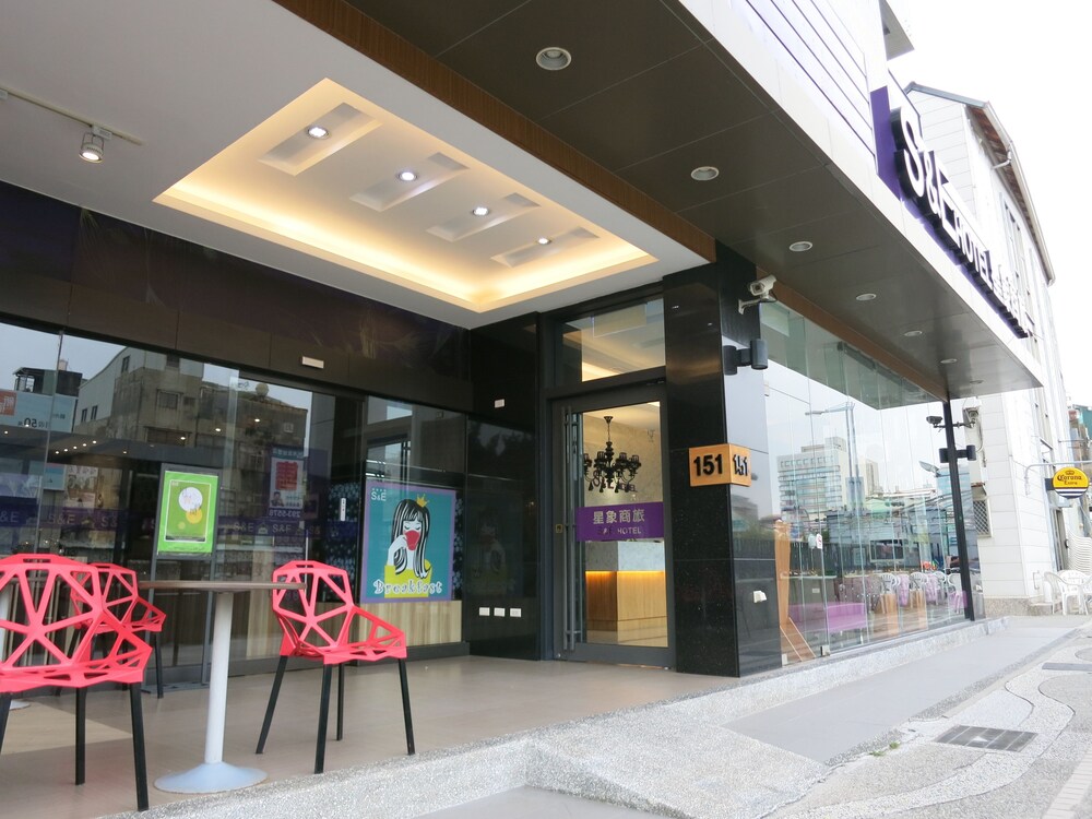 S&amp;E Hotel 5/61