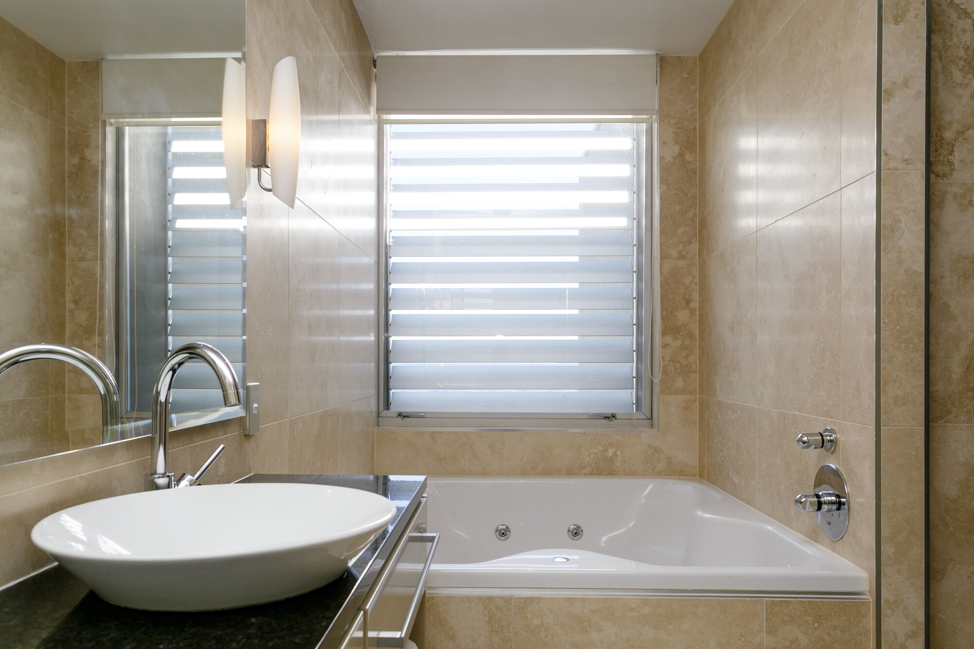 3 Bedrooms, Luxury, Apartment, Twin Beds, 2 King Beds, Lake Side, Lake View، The Reef Resort 9/10