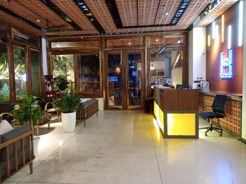 Sky Gem Central Hotel 34/50