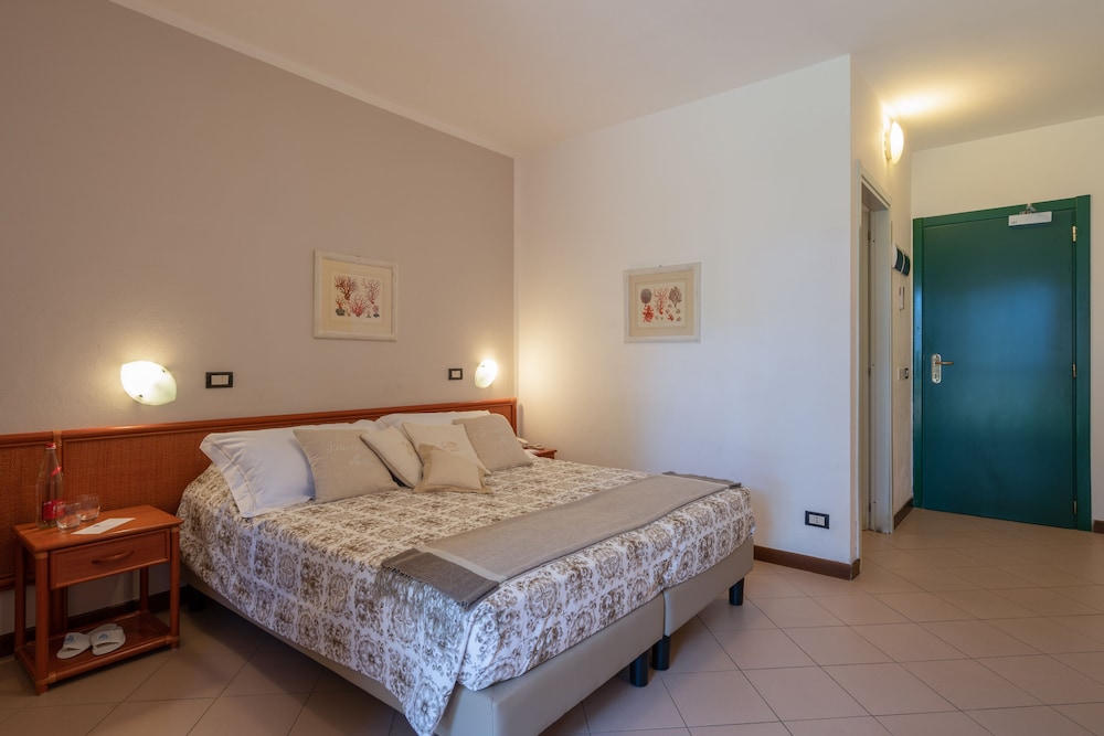 RICCI HOTEL 15/59