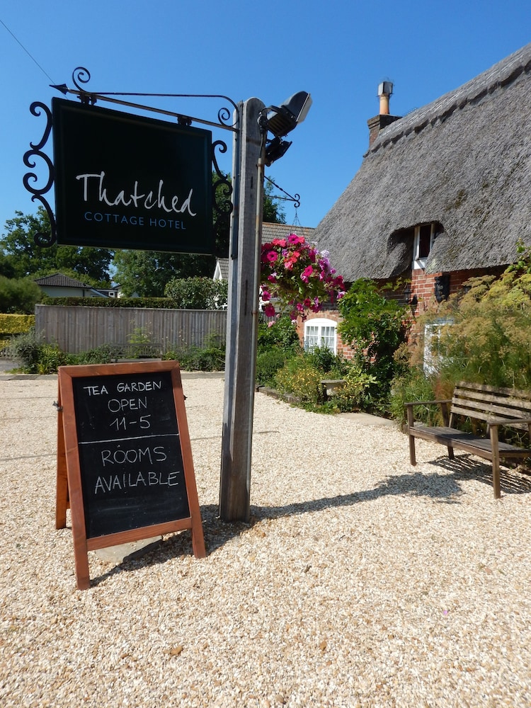 Thatched Cottage 62/67