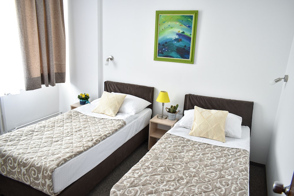 Slavija Hotel 5/32