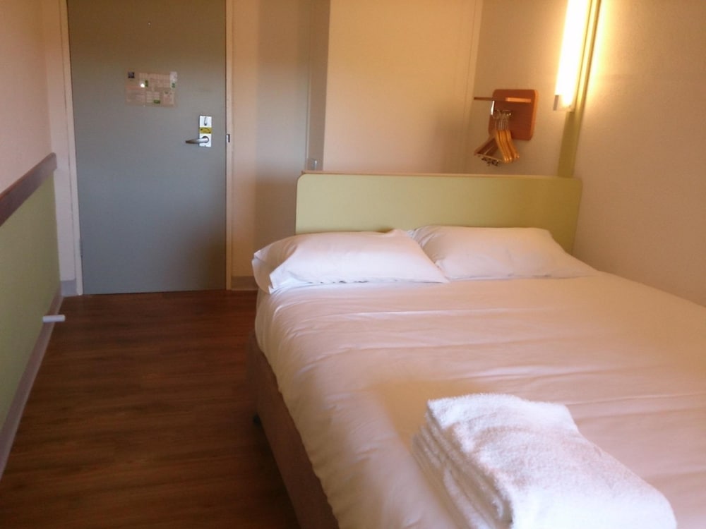Ibis Budget Dandenong 27/65