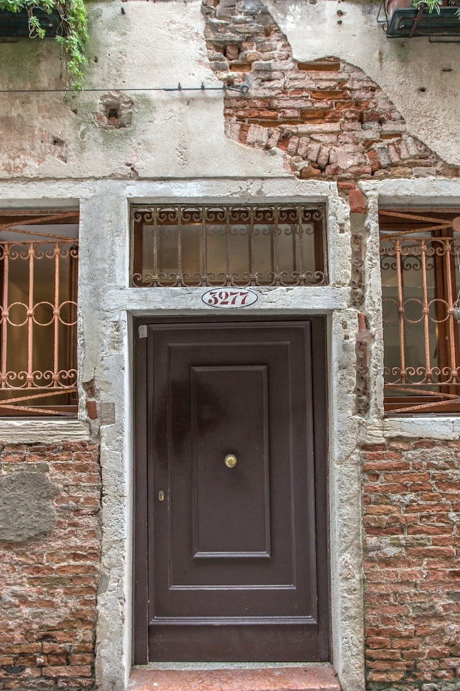 Venezia - Calle Furlani 3277 1/17