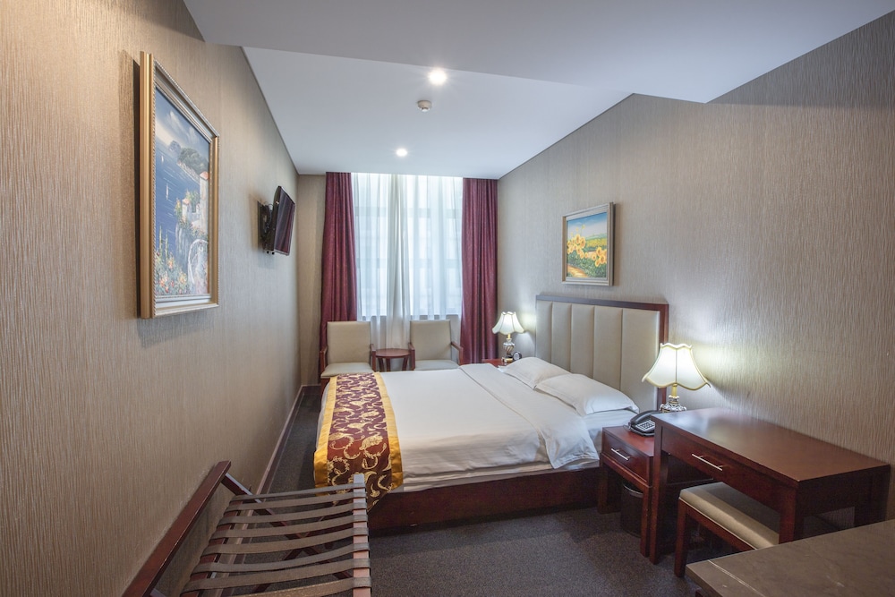 PREMIUM, KING BED, CITY VIEW
