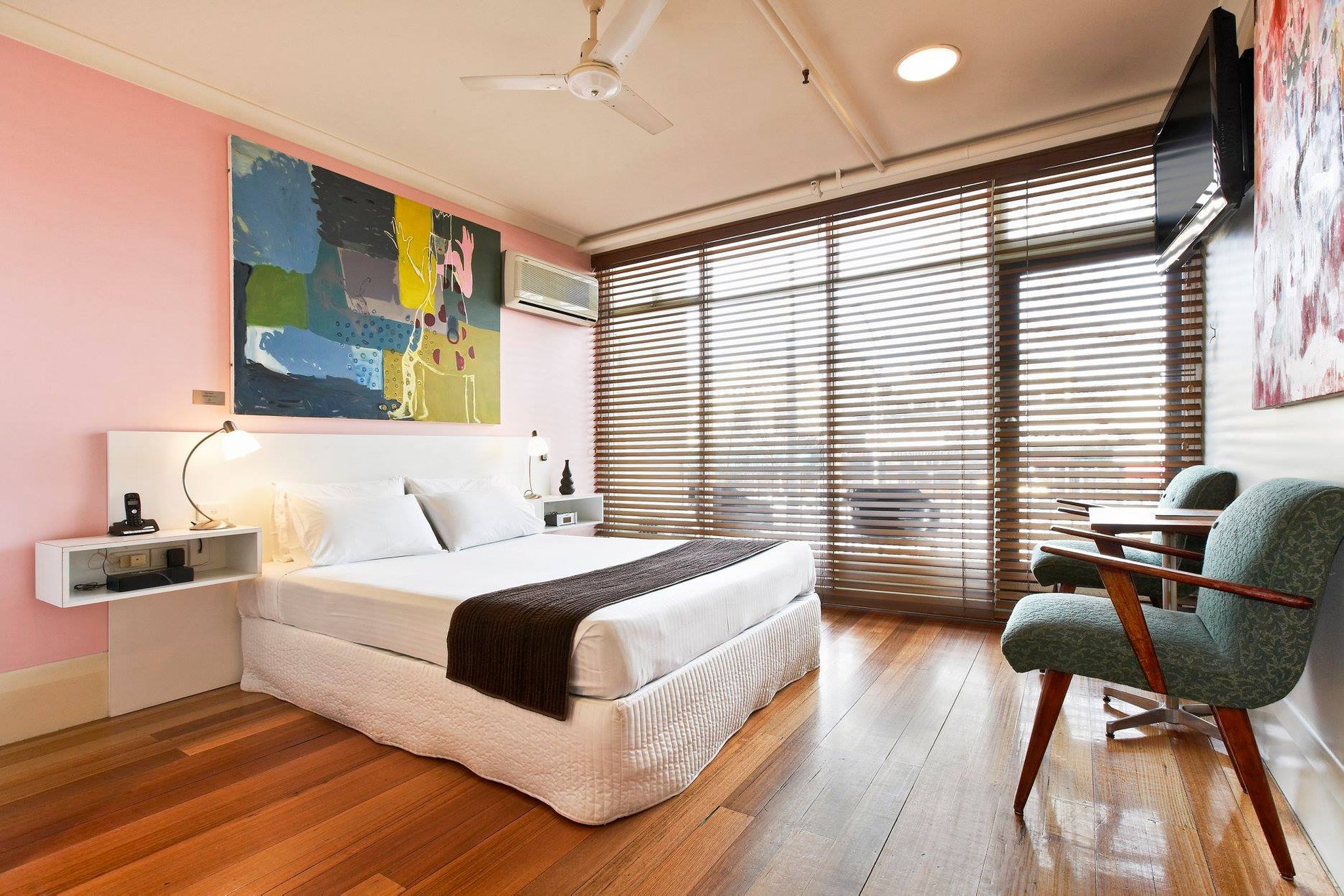 Tolarno Hotel 9/52
