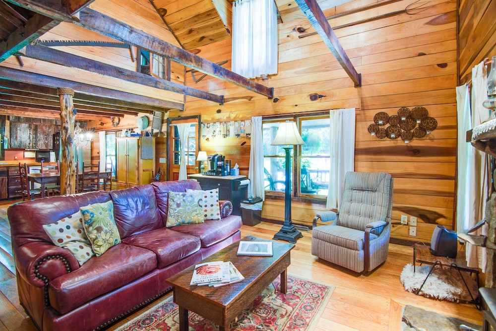 Butterfly Hollow Bed and Breakfast 13/32
