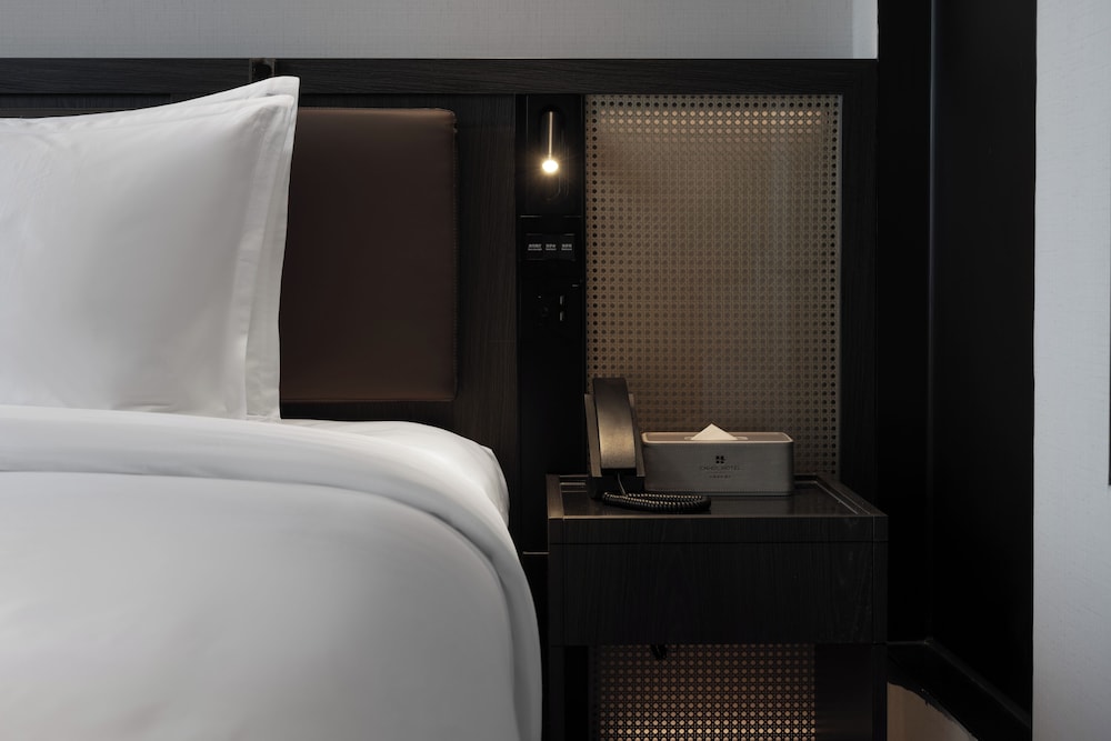 CNHOL RADIENT HOTEL (Shenzhen International Convention and Exhibition Center Branch) 24/42
