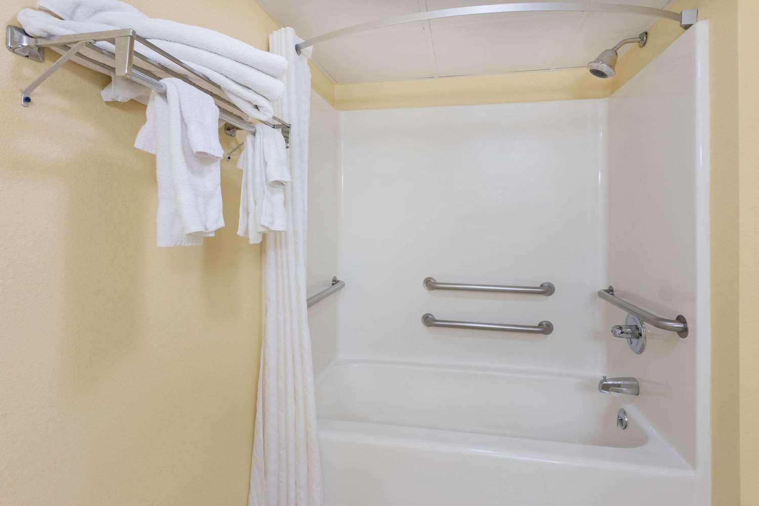 Baymont By Wyndham Sevierville Pigeon Forge 40/41