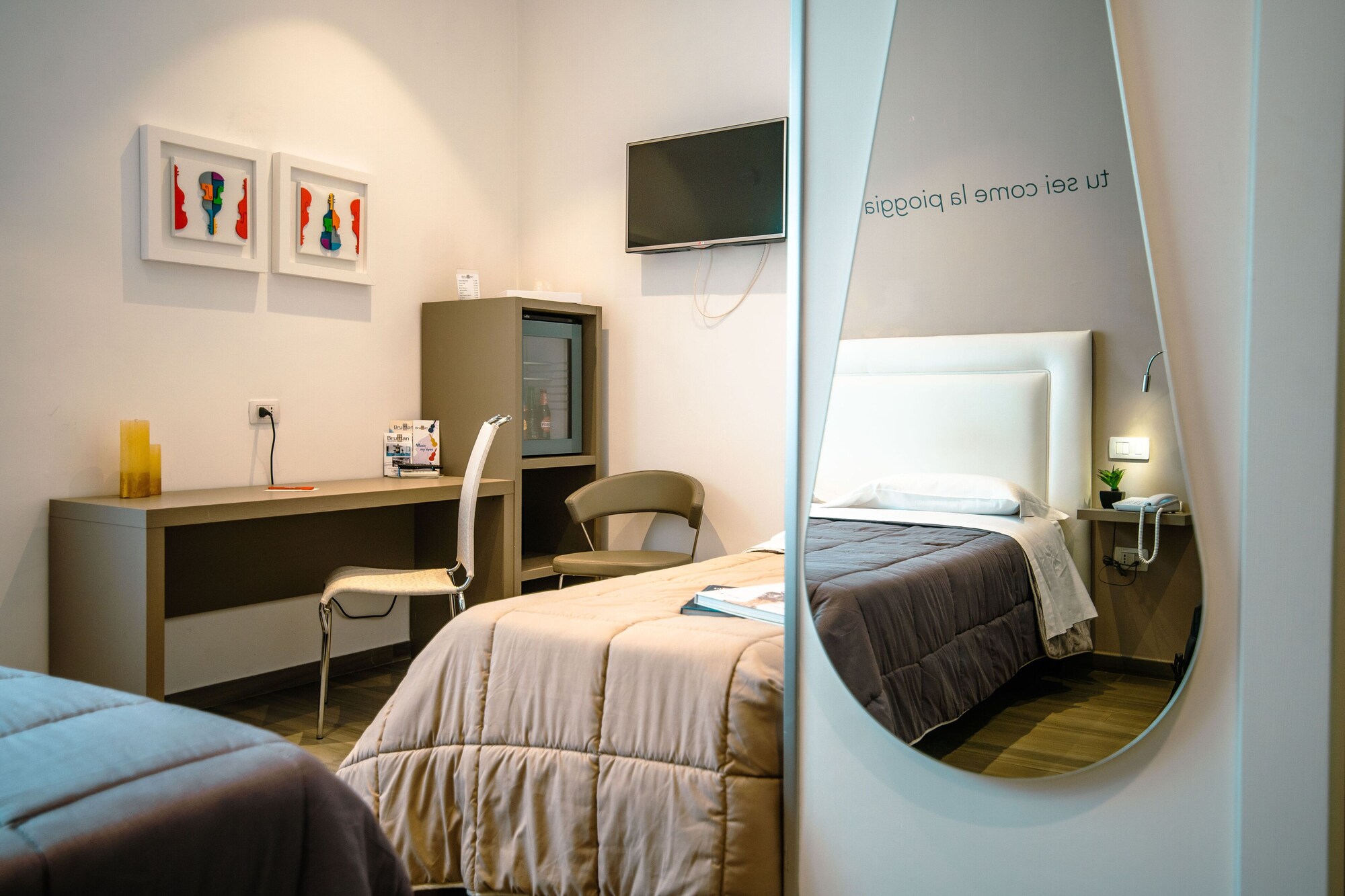 غرفة كومفورت بسرير كوين وسرير فردي، Hotel Bruman Salerno 4/7