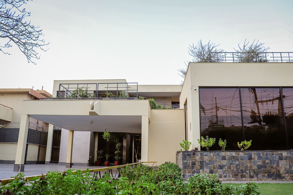 Avari Boutique Multan in MULTAN
