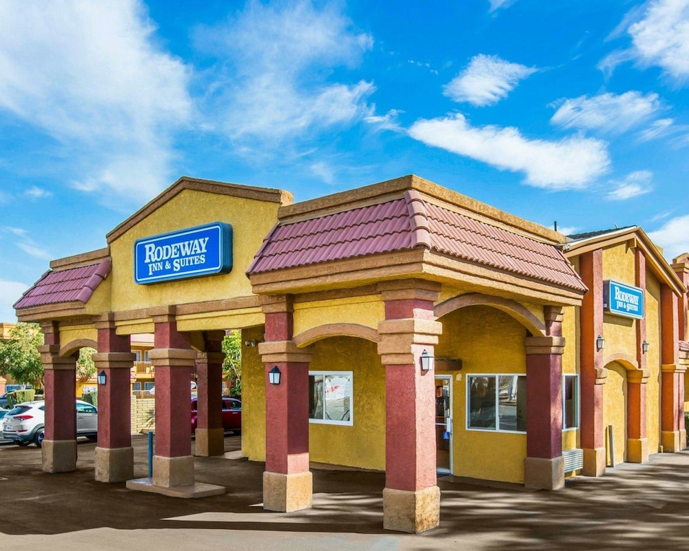 Rodeway Inn and Suites Corona 3/39