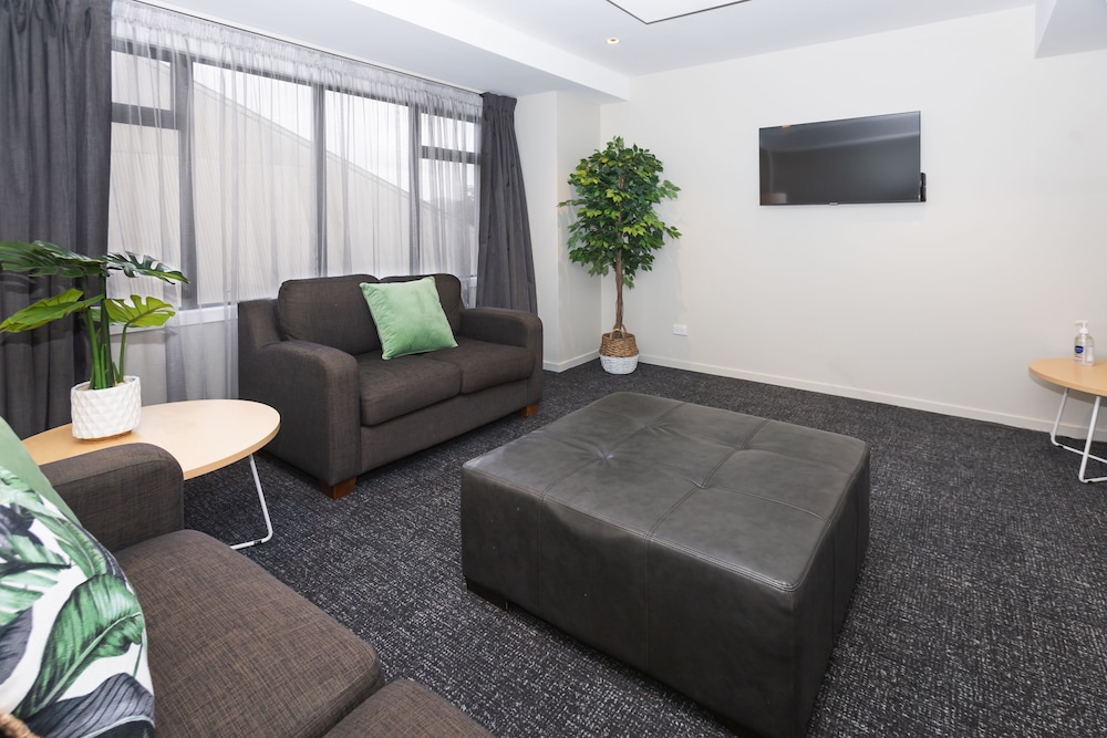 Hotel Give 55/79