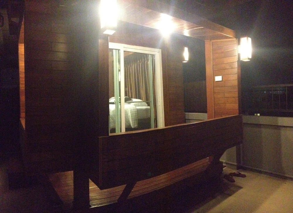 Adamaz House 11/60
