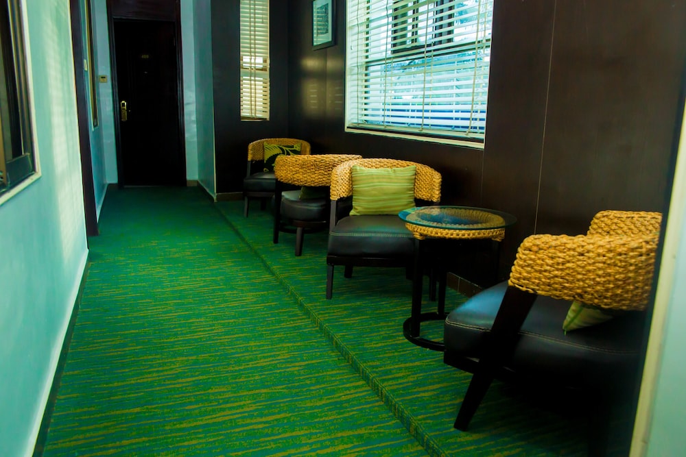Best Western Starfire Hotel 53/75
