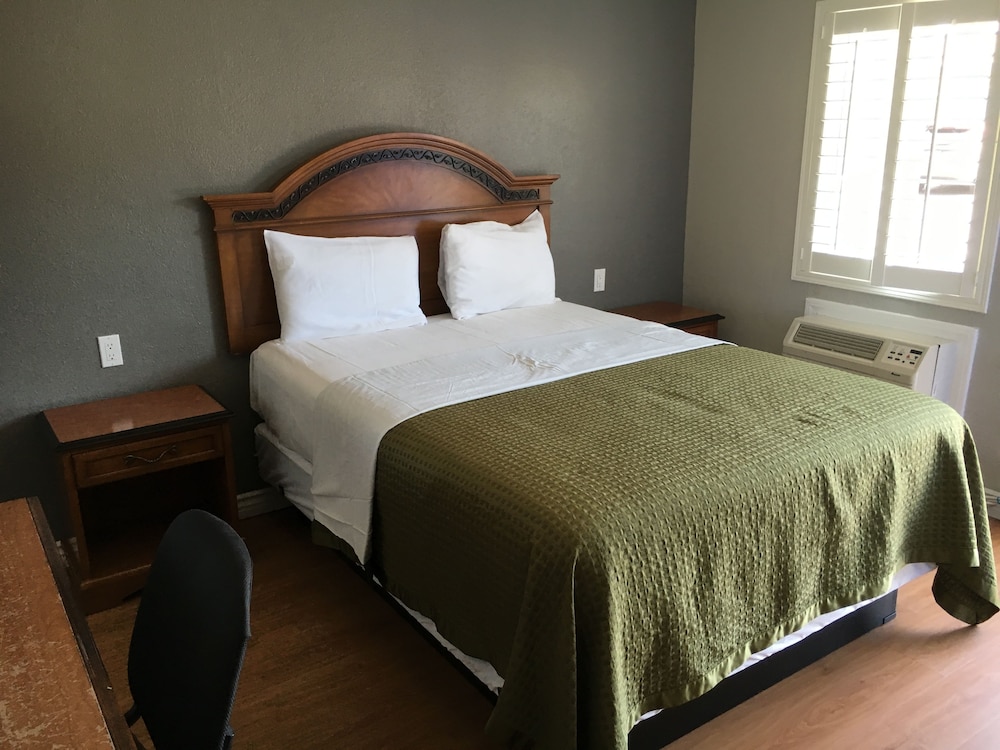 Town House Motel 17/48